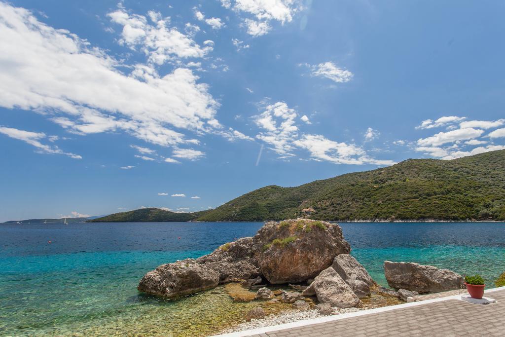 Ionio Sea Poros Studios Mikros Gialos Eksteriør billede